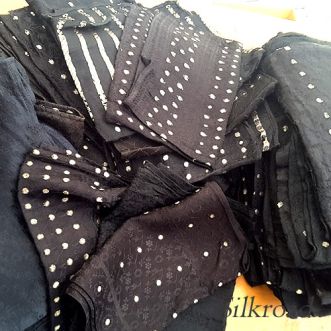 66 Sari • Tücher aus Seide mit Brokat
